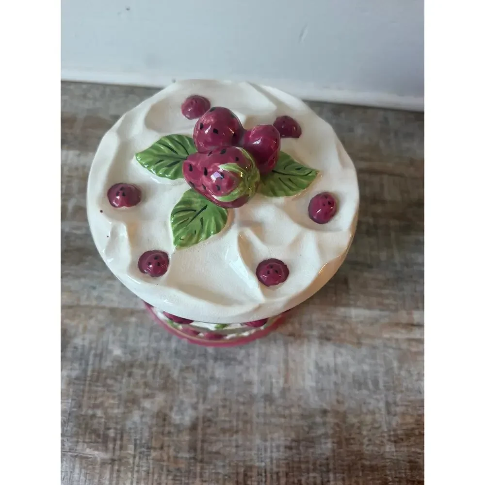Napcoware vintage strawberry
